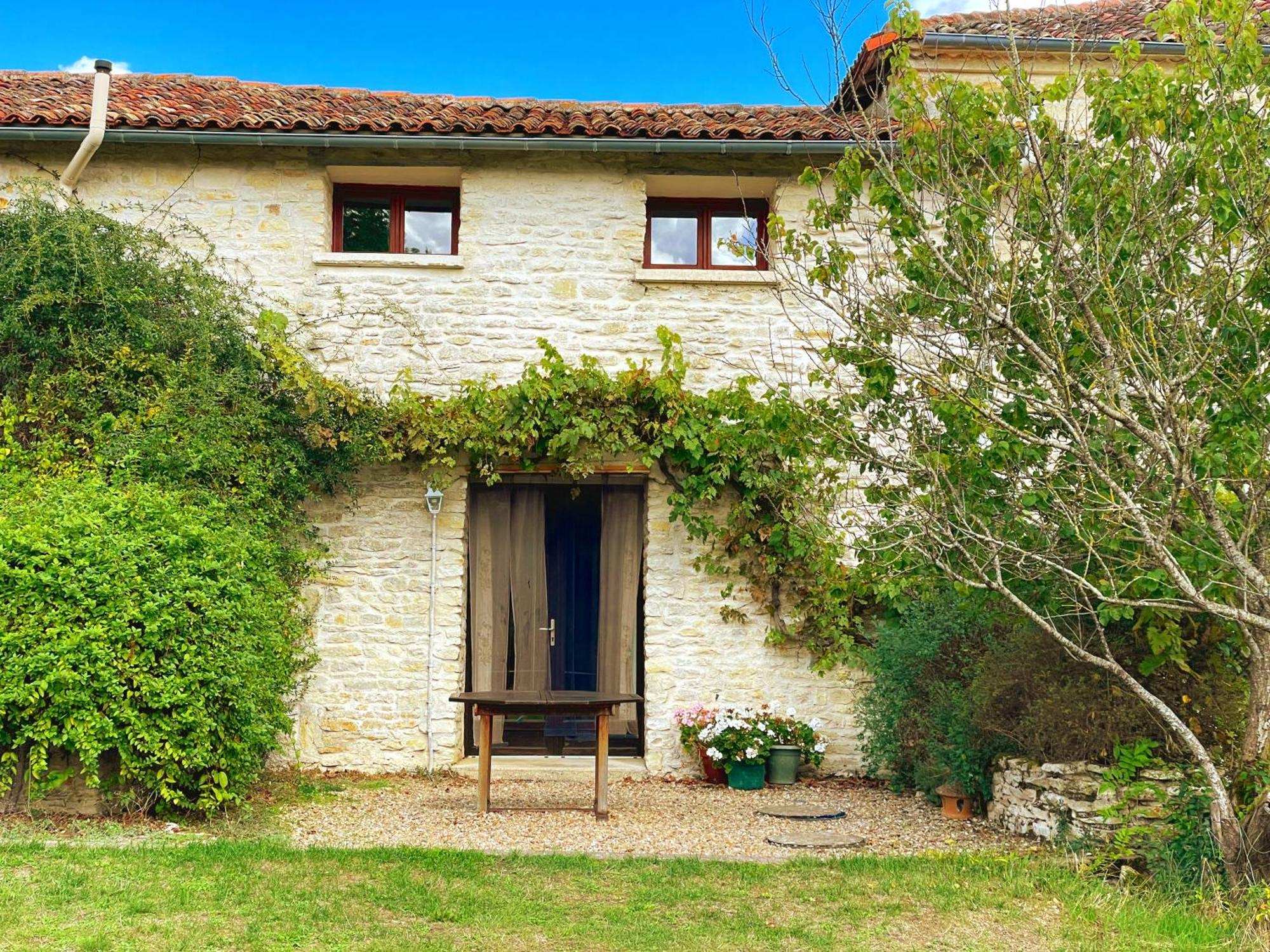 Le Noisetier at Les Hiboux Gites Chef-Boutonne Extérieur photo